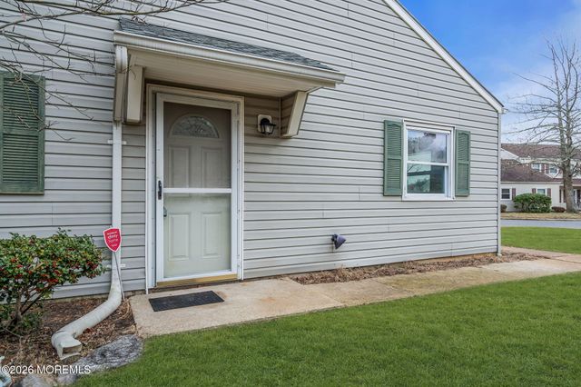 24 S Seas Court, Barnegat, NJ 08005