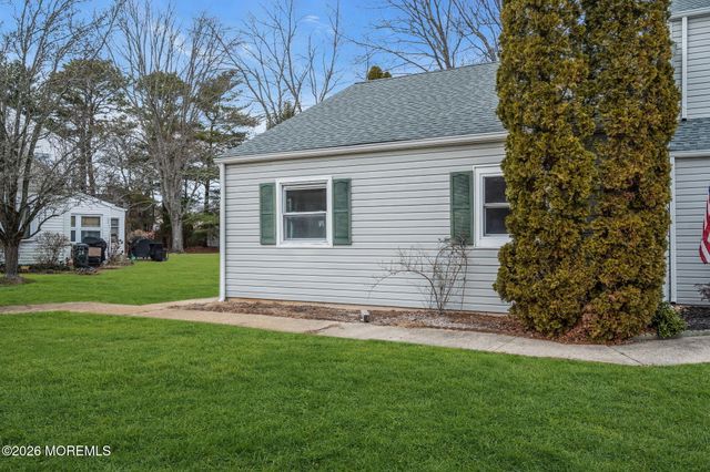 24 S Seas Court, Barnegat, NJ 08005