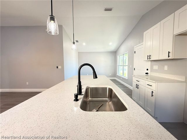 623 Lemon Avenue, Sebring, FL 33870