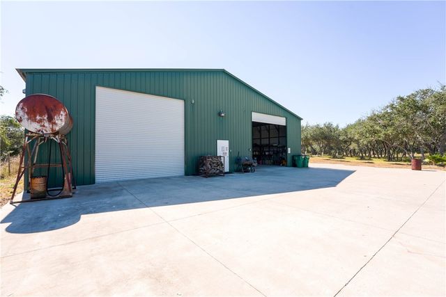 2102 Prairie, Rockport, TX 78382