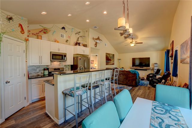 2102 Prairie, Rockport, TX 78382