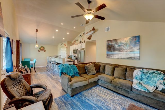 2102 Prairie, Rockport, TX 78382