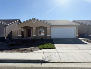 1124 E Orange Street, Avenal, CA 93204