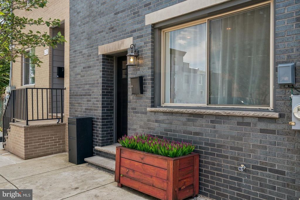 440 W SUSQUEHANNA AVE, Philadelphia, PA 19122