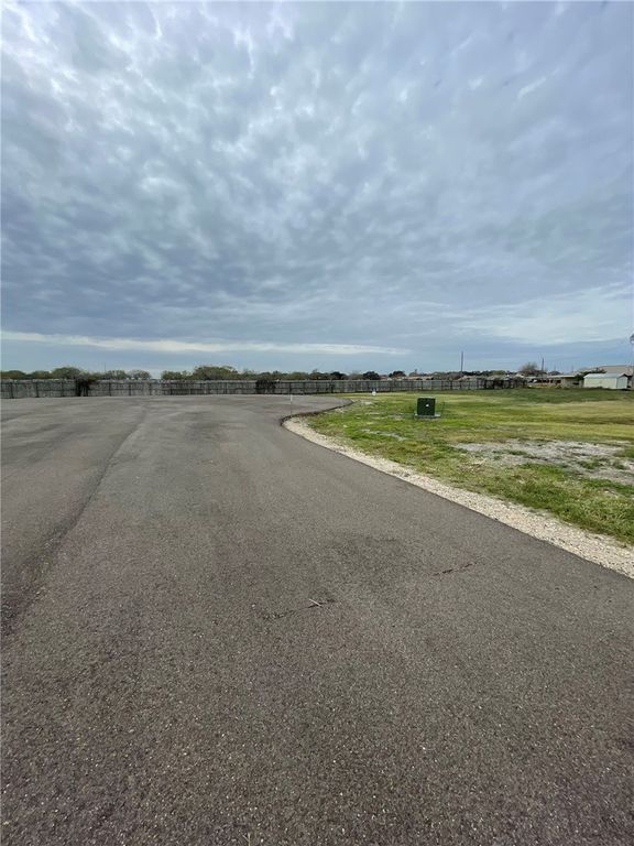 5419 Lula St, Corpus Christi, TX 78412 — photo 2