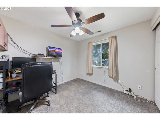 422 E 5TH St, Lafayette, OR 97127