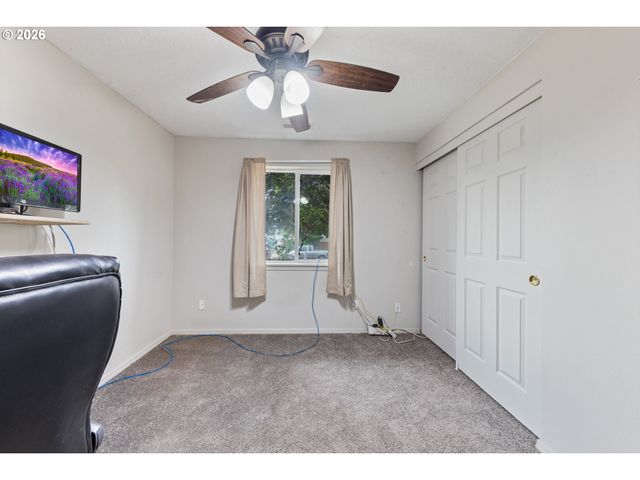 422 E 5TH St, Lafayette, OR 97127