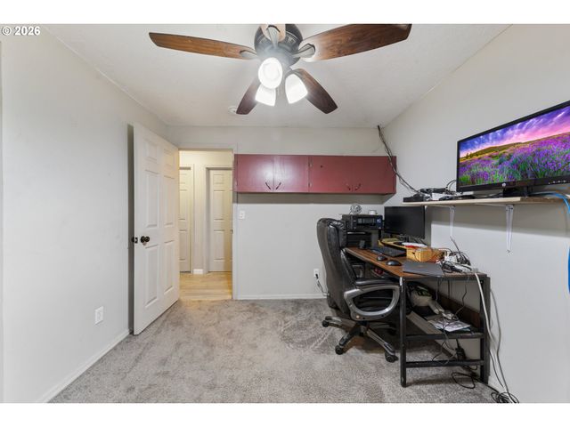 422 E 5TH St, Lafayette, OR 97127