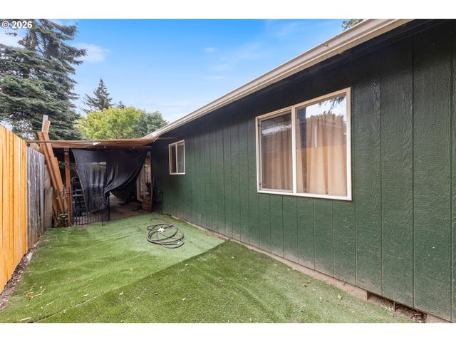 422 E 5TH St, Lafayette, OR 97127