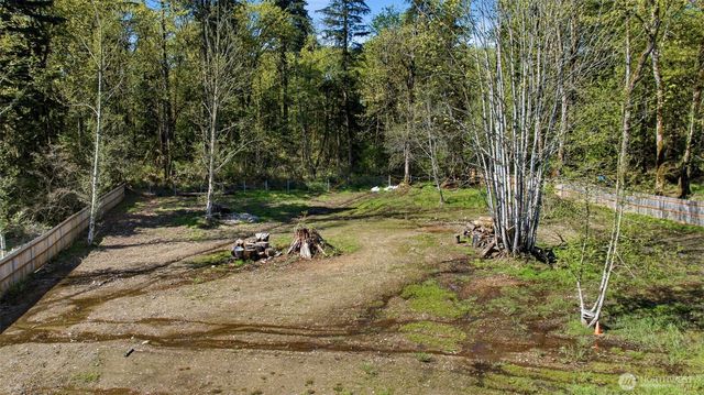 31061 W Lake Morton Drive SE, Kent, WA 98042