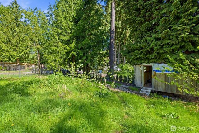 31061 W Lake Morton Drive SE, Kent, WA 98042