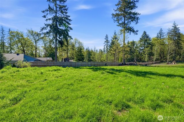 31061 W Lake Morton Drive SE, Kent, WA 98042