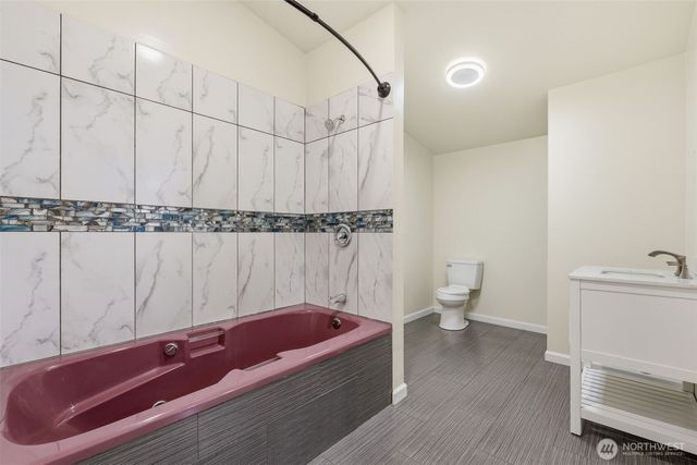 31061 W Lake Morton Drive SE, Kent, WA 98042