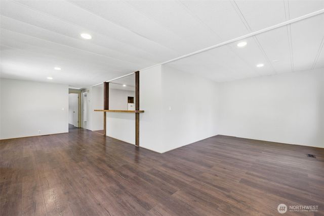 31061 W Lake Morton Drive SE, Kent, WA 98042