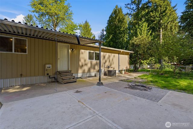 31061 W Lake Morton Drive SE, Kent, WA 98042