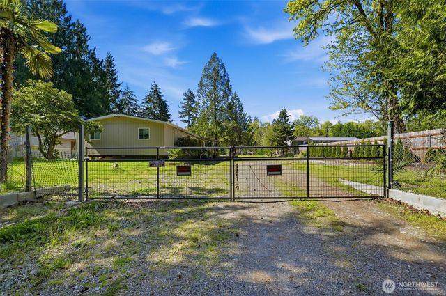 31061 W Lake Morton Drive SE, Kent, WA 98042