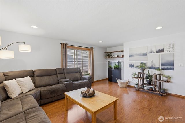 111 Mission Road, Kelso, WA 98626
