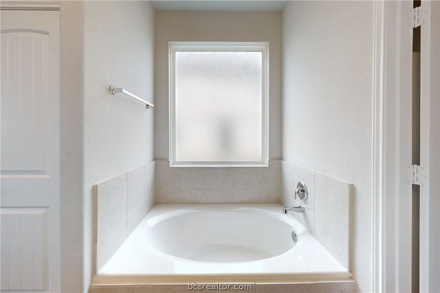 5764 Paseo Place, Bryan, TX 77807