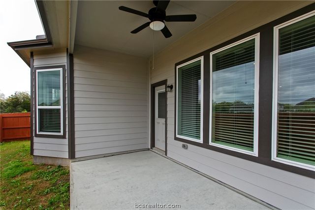 5764 Paseo Place, Bryan, TX 77807