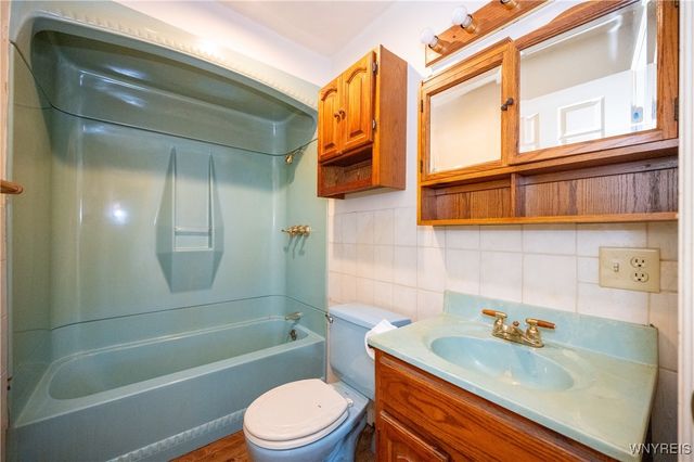 117 Chestnut Lane, Evans, NY 14006