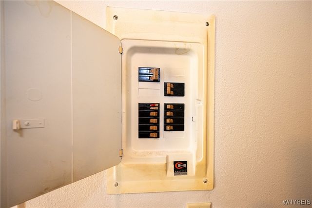 117 Chestnut Lane, Evans, NY 14006