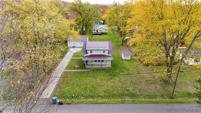 117 Chestnut Lane, Evans, NY 14006