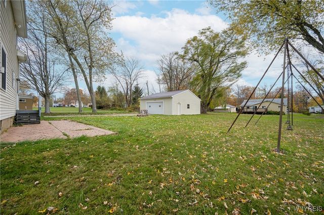 117 Chestnut Lane, Evans, NY 14006