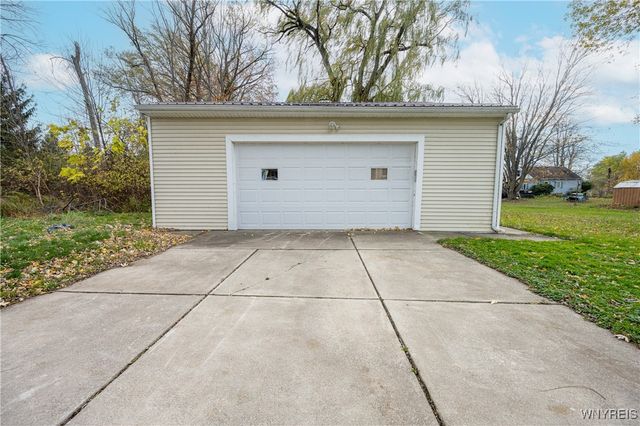 117 Chestnut Lane, Evans, NY 14006