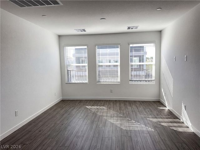 4250 Vivenda Street 1, Las Vegas, NV 89115