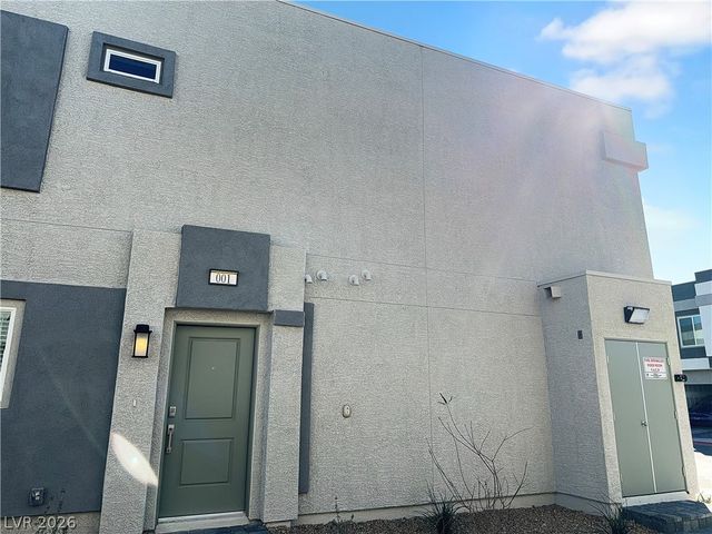 4250 Vivenda Street 1, Las Vegas, NV 89115