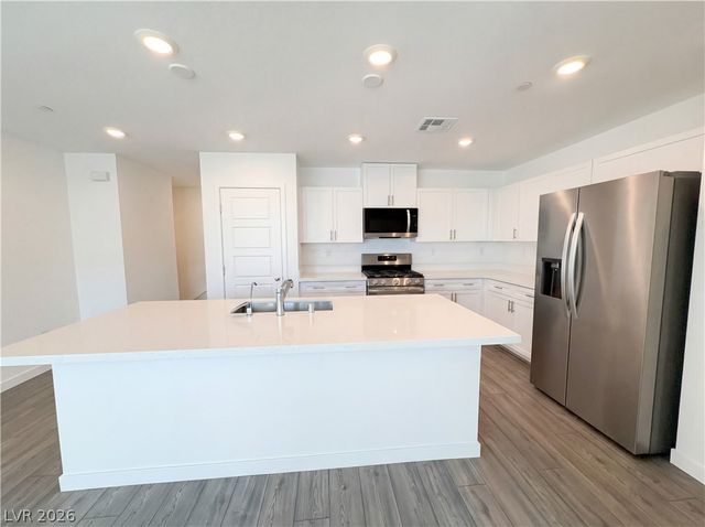 4250 Vivenda Street 1, Las Vegas, NV 89115