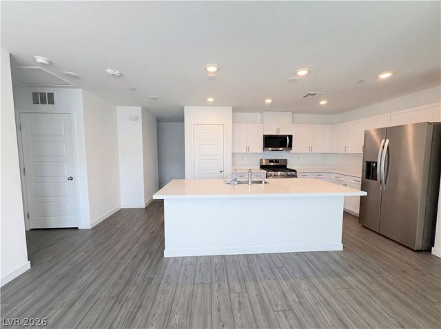 4250 Vivenda Street 1, Las Vegas, NV 89115