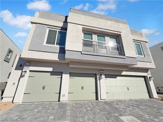 4250 Vivenda Street 1, Las Vegas, NV 89115