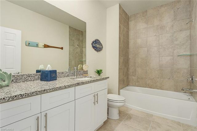 924 NE 11TH TER, Cape Coral, FL 33993