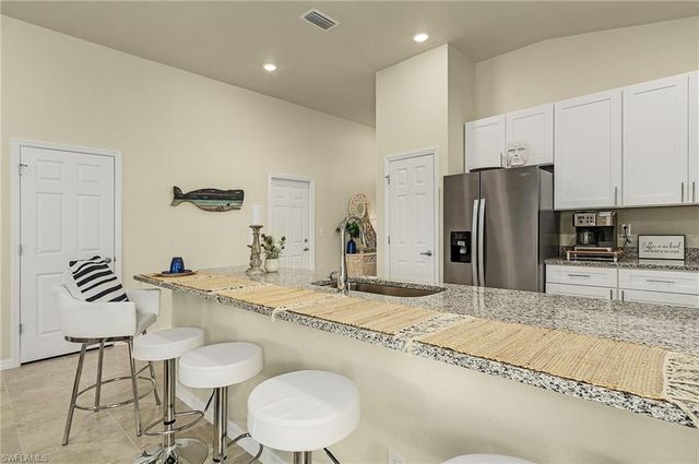924 NE 11TH TER, Cape Coral, FL 33993