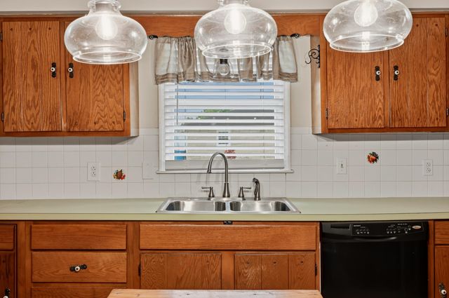 627 Greenbriar Drive, Harrodsburg, KY 40330