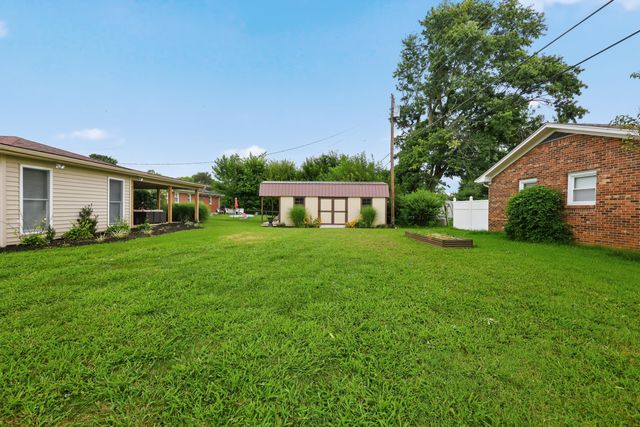 627 Greenbriar Drive, Harrodsburg, KY 40330