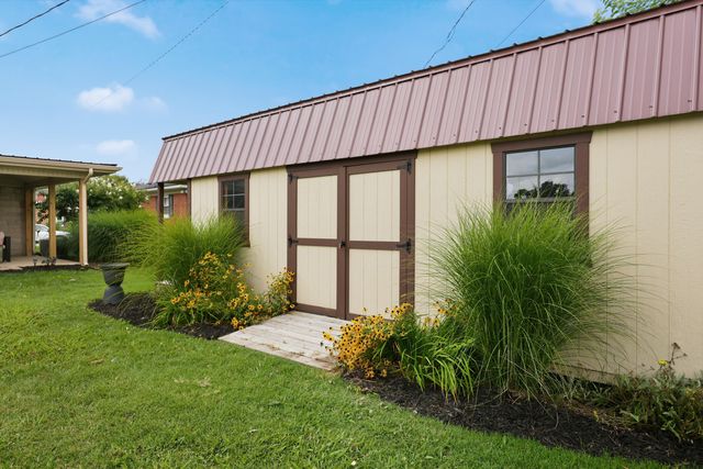 627 Greenbriar Drive, Harrodsburg, KY 40330