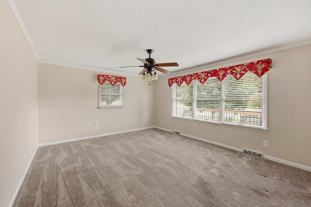 627 Greenbriar Drive, Harrodsburg, KY 40330