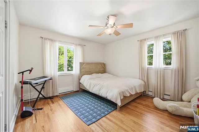 4 Ackerman Street, Waldwick, NJ 07463