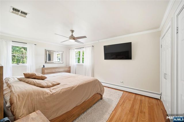 4 Ackerman Street, Waldwick, NJ 07463