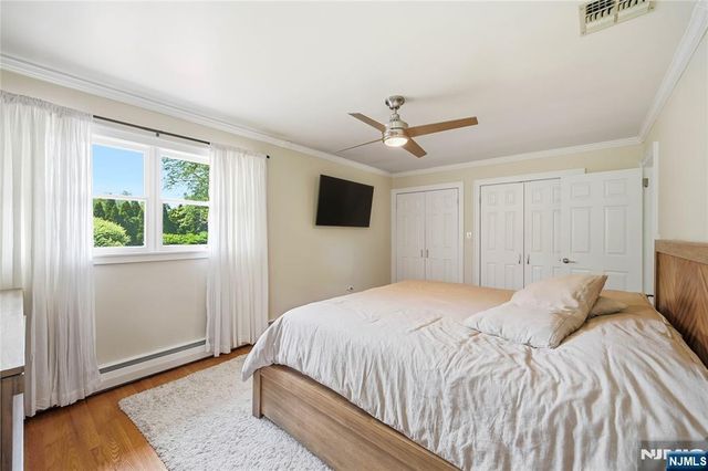 4 Ackerman Street, Waldwick, NJ 07463