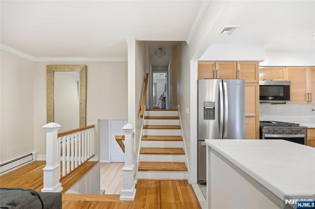 4 Ackerman Street, Waldwick, NJ 07463