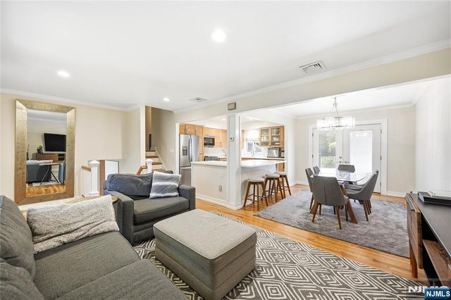 4 Ackerman Street, Waldwick, NJ 07463