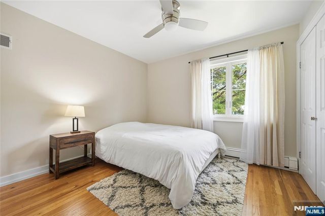 4 Ackerman Street, Waldwick, NJ 07463