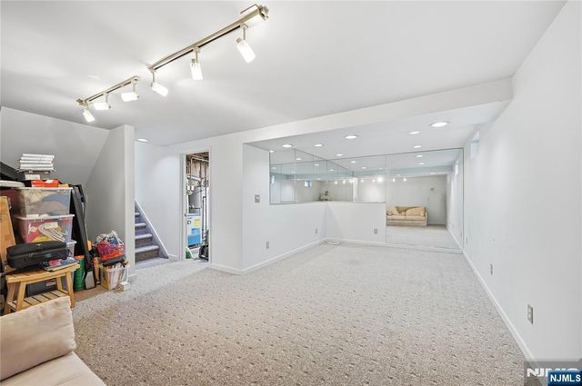 4 Ackerman Street, Waldwick, NJ 07463