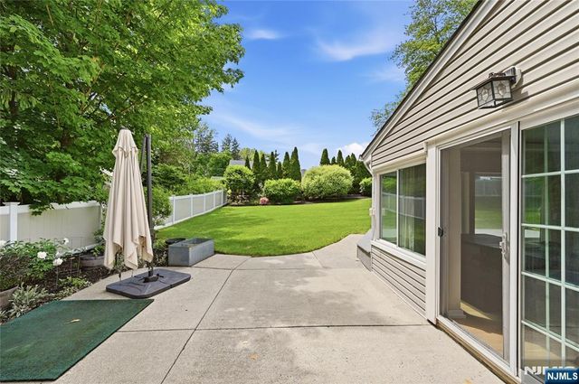 4 Ackerman Street, Waldwick, NJ 07463