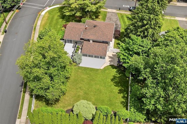 4 Ackerman Street, Waldwick, NJ 07463