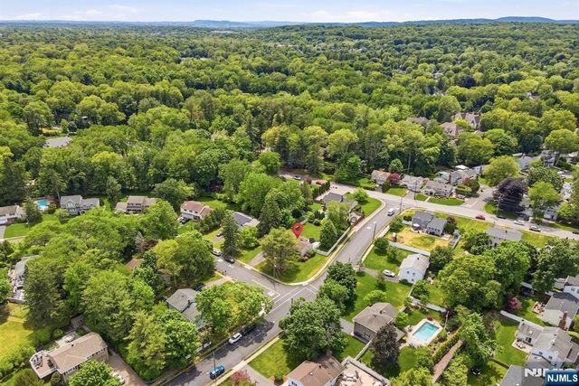 4 Ackerman Street, Waldwick, NJ 07463