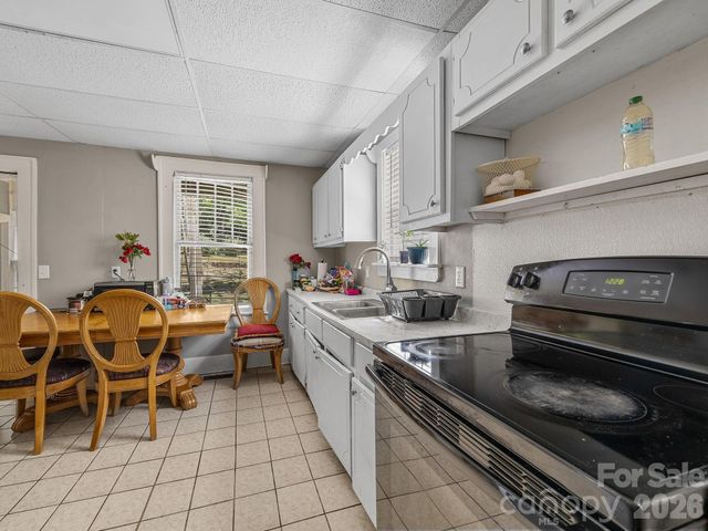 110 Grady Avenue, Tryon, NC 28782